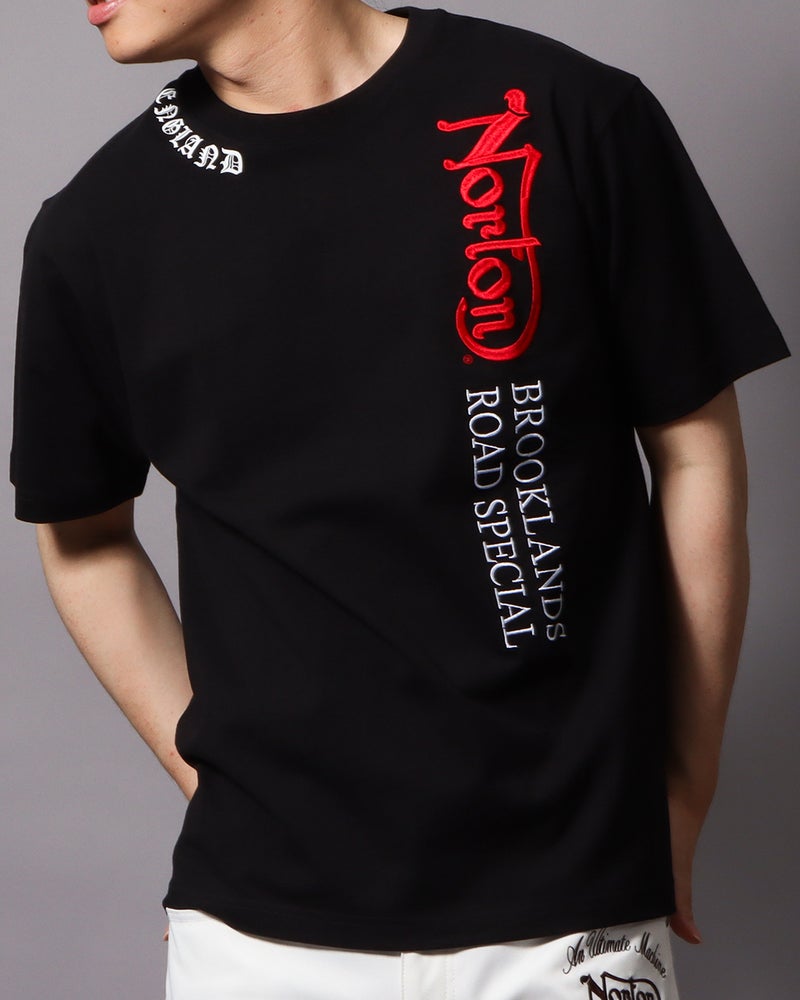 ブラック：178cm/75kg(Lサイズ着用)