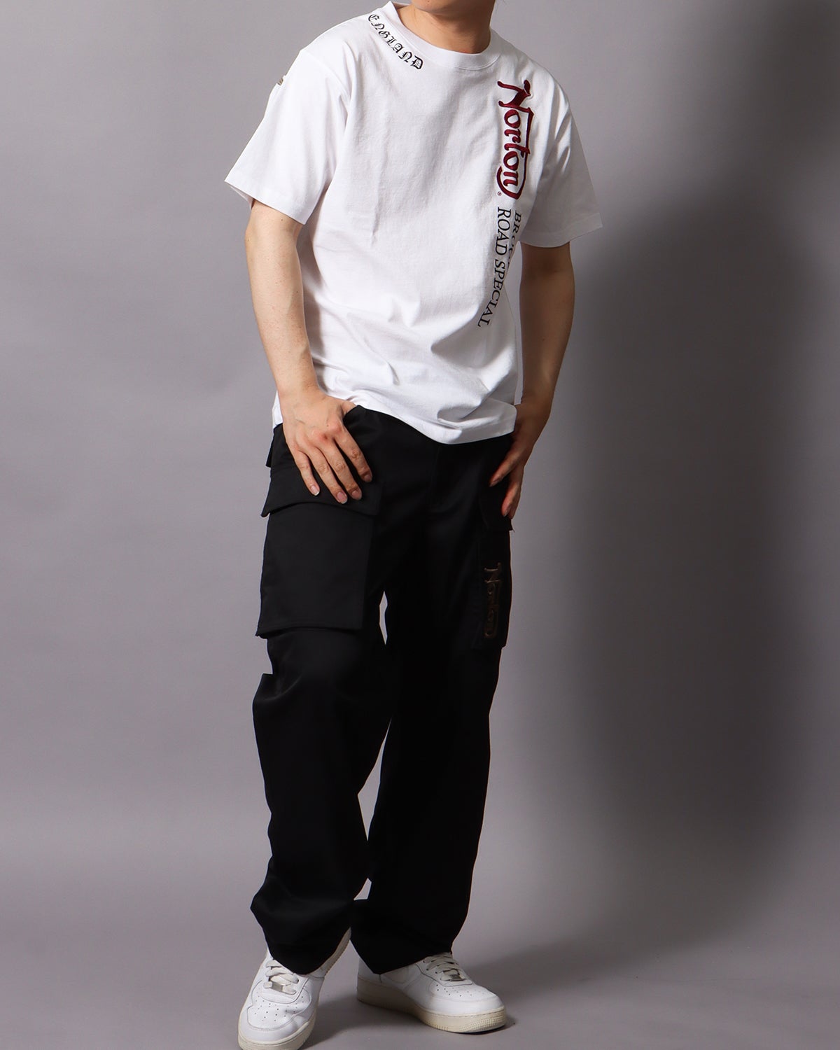 ホワイト：178cm/75kg(Lサイズ着用)