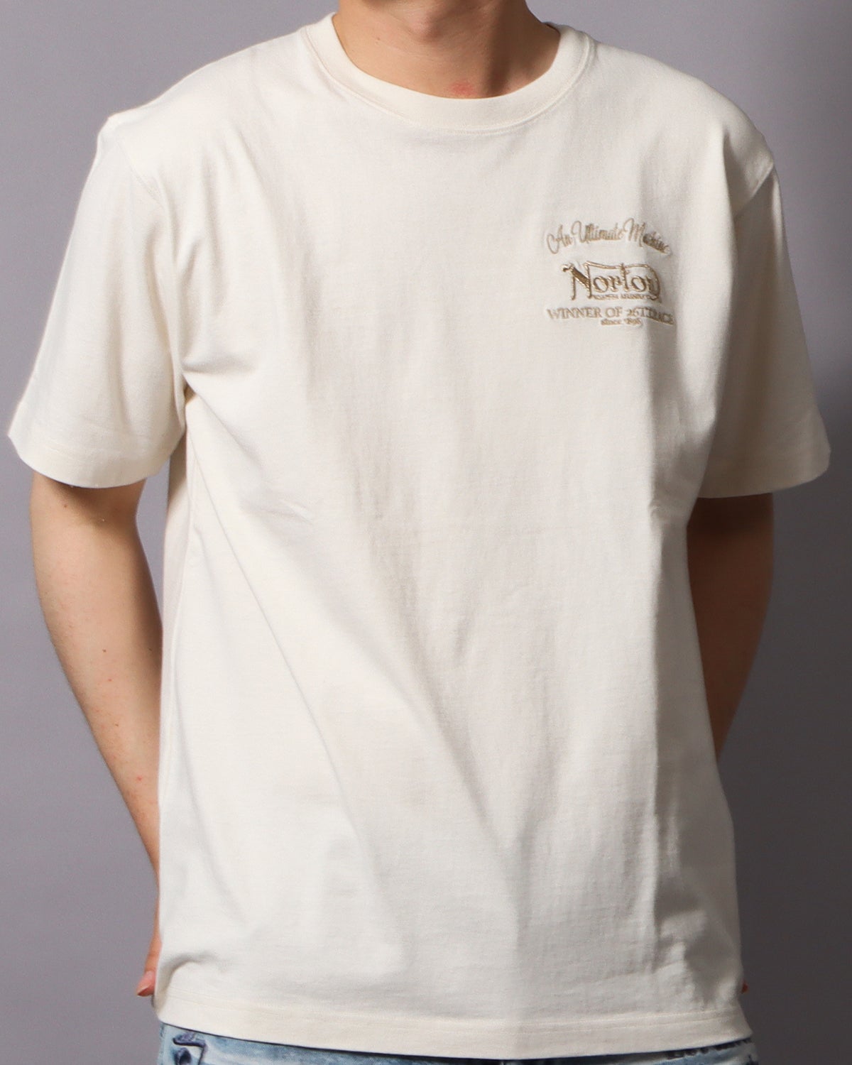 オフホワイト：178cm/75kg(Lサイズ着用)