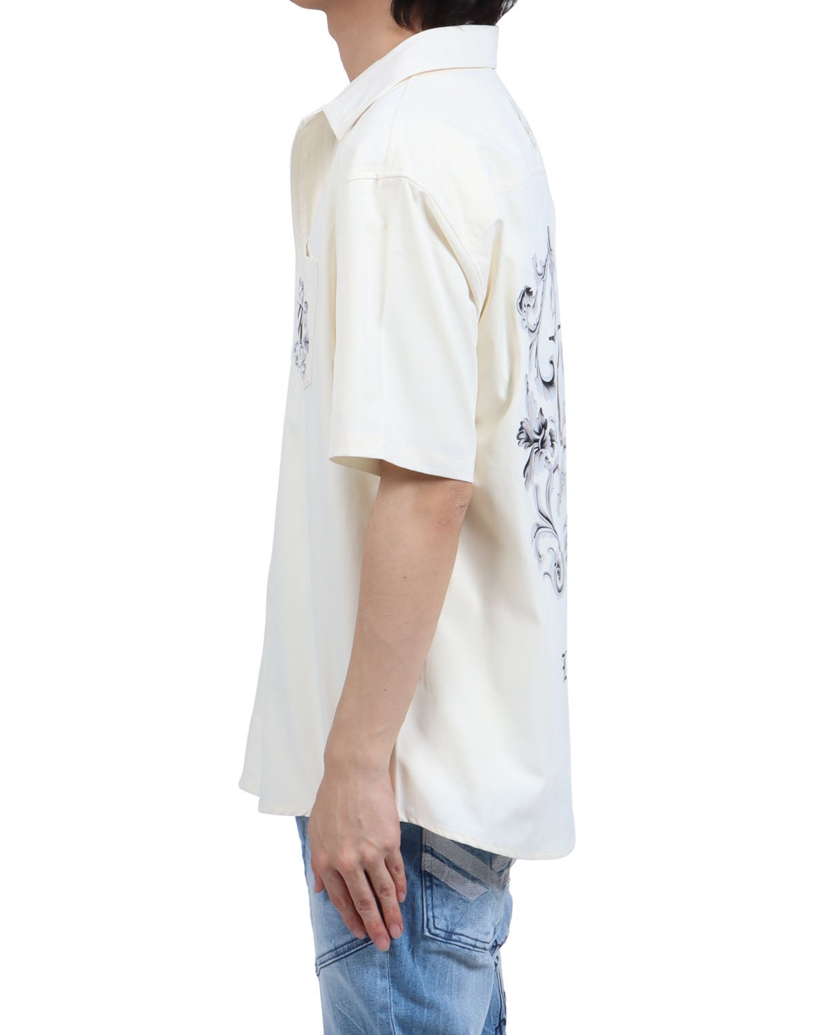 オフホワイト：173cm63kg(Lサイズ着用)