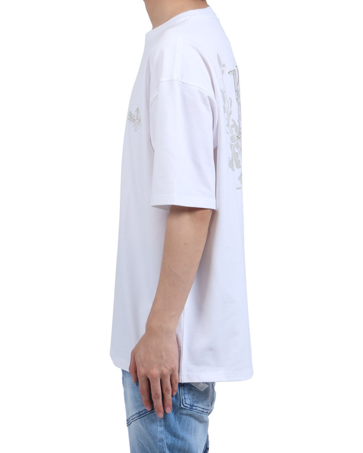 ホワイト：173cm63kg(Lサイズ着用)