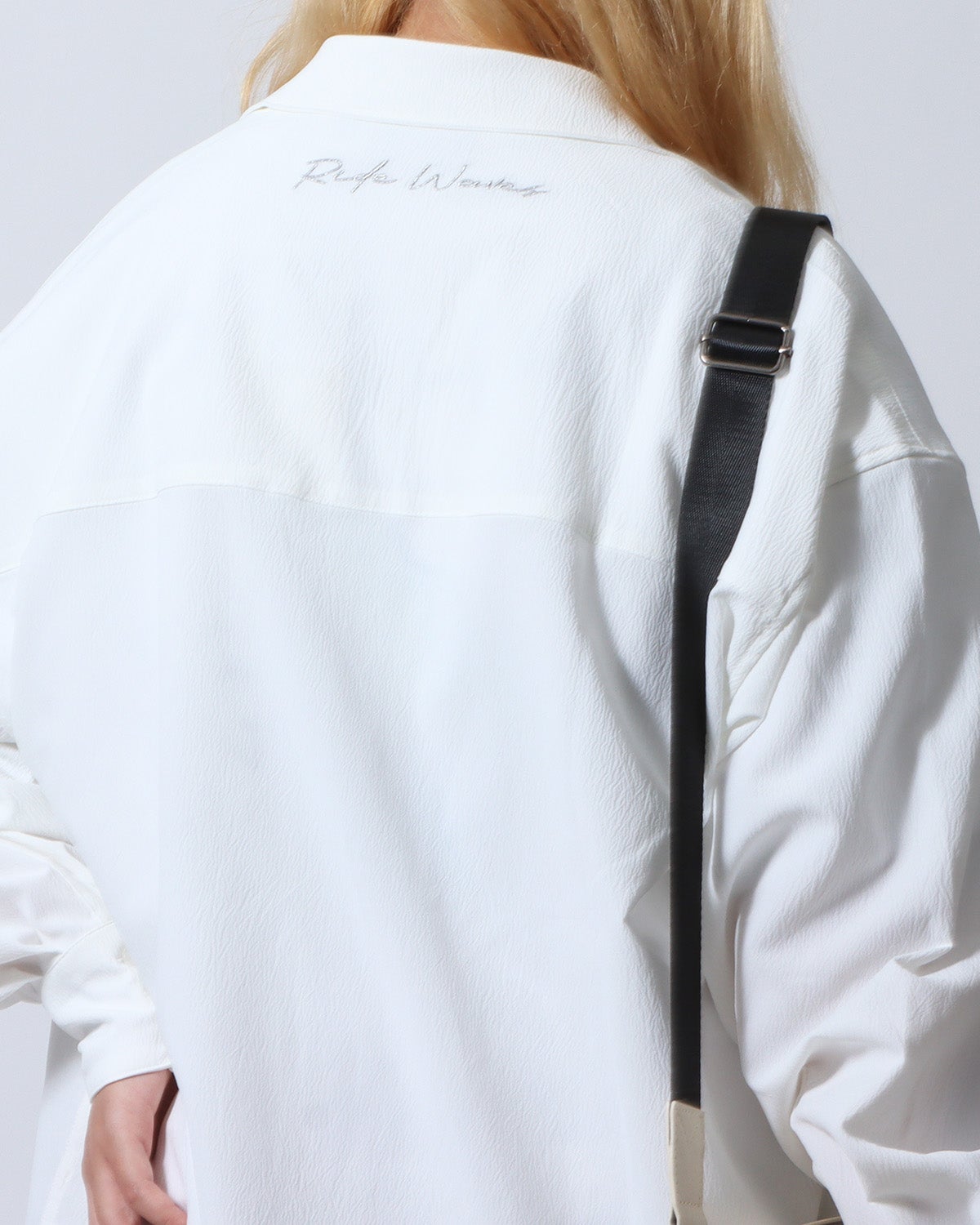 ホワイト：167cm(Lサイズ着用)