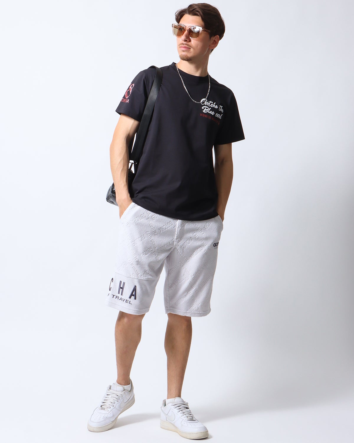 ブラック：180cm/70kg(Lサイズ着用)