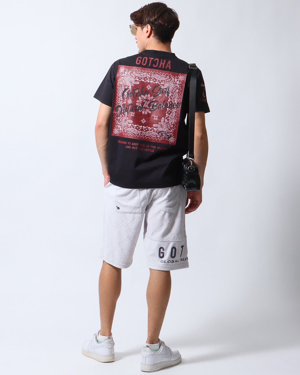 ブラック：180cm/70kg(Lサイズ着用)