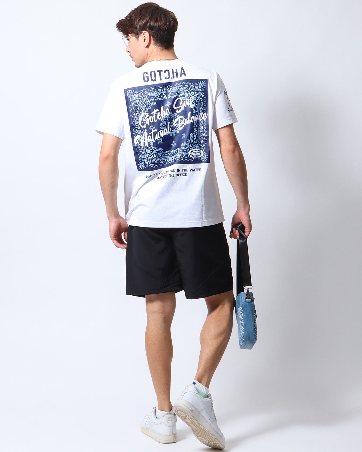 ホワイト：180cm/70kg(Lサイズ着用)