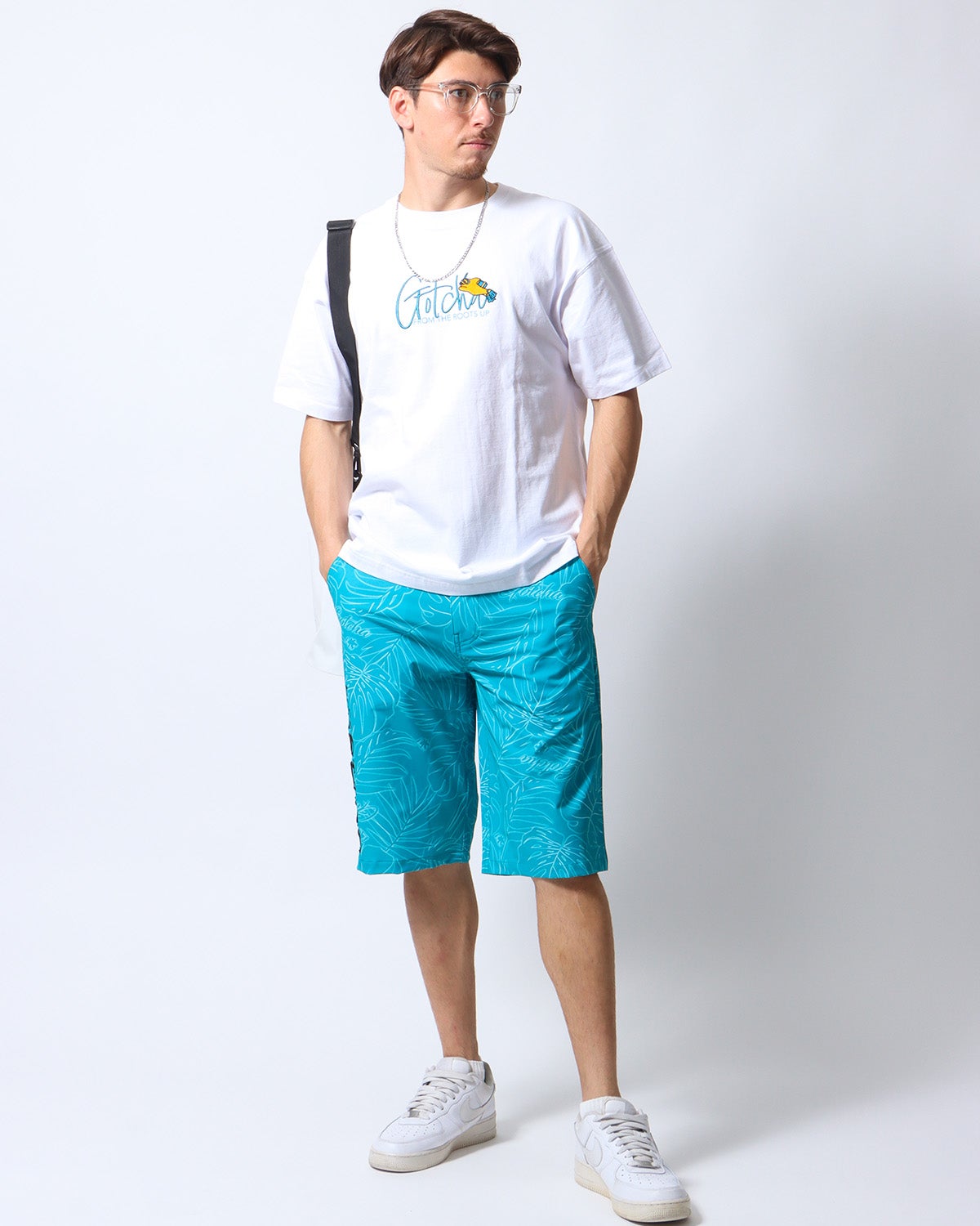 ホワイト：180cm/70kg(Lサイズ着用)