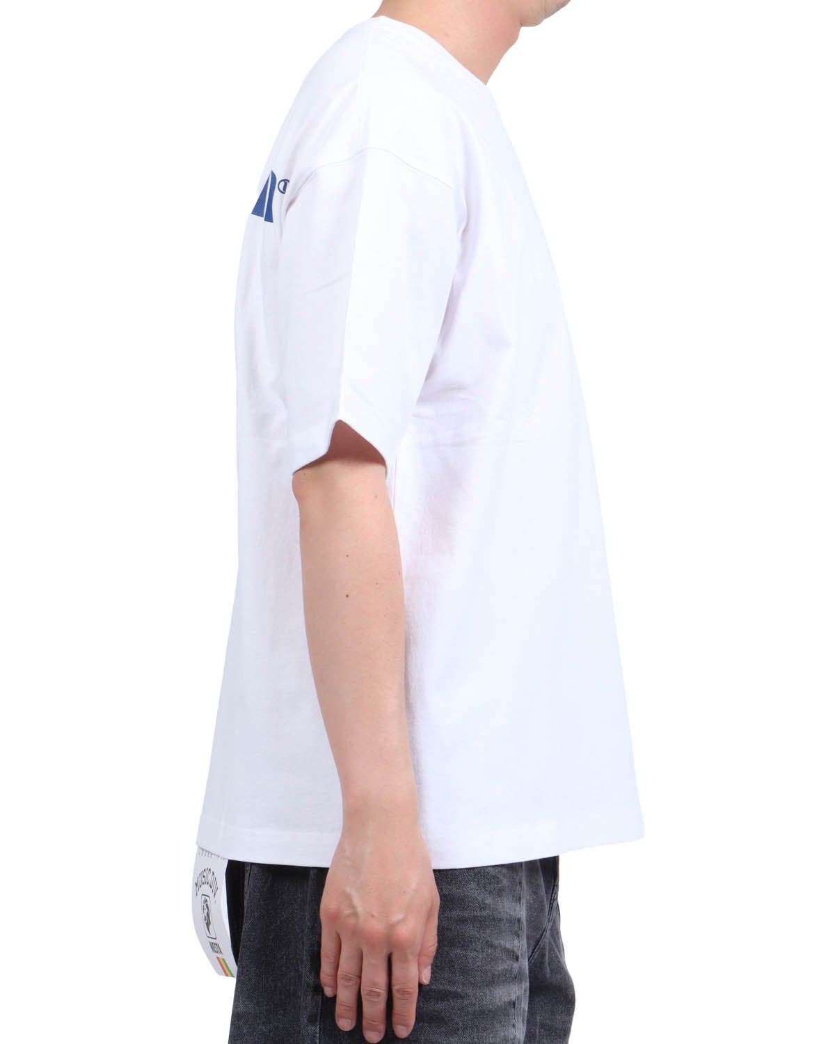 ホワイト：174cm62kg(Lサイズ着用)