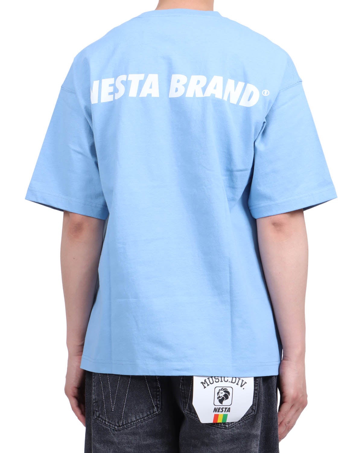 ライトブルー：174cm62kg(Lサイズ着用)