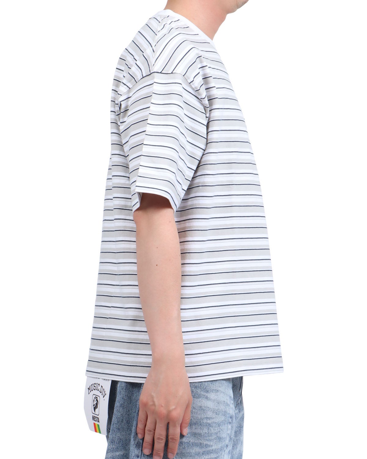 ホワイト：174cm62kg(Lサイズ着用)