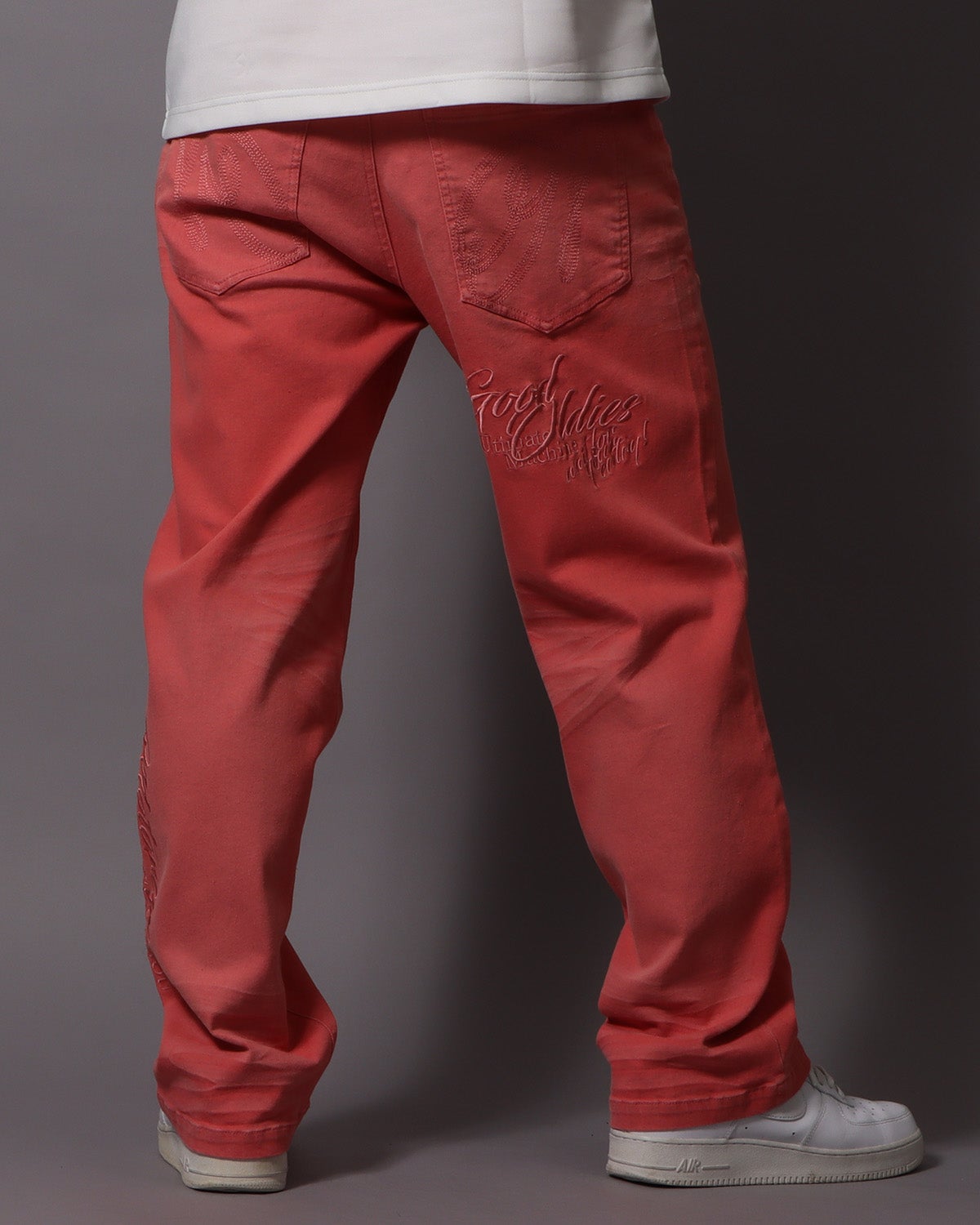 ピンク：178cm/75kg(Lサイズ着用)