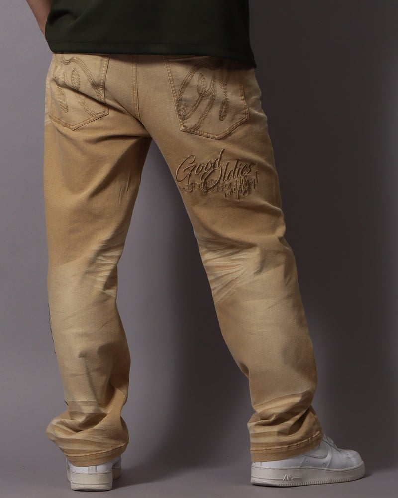 ベージュ：178cm/75kg(Lサイズ着用)