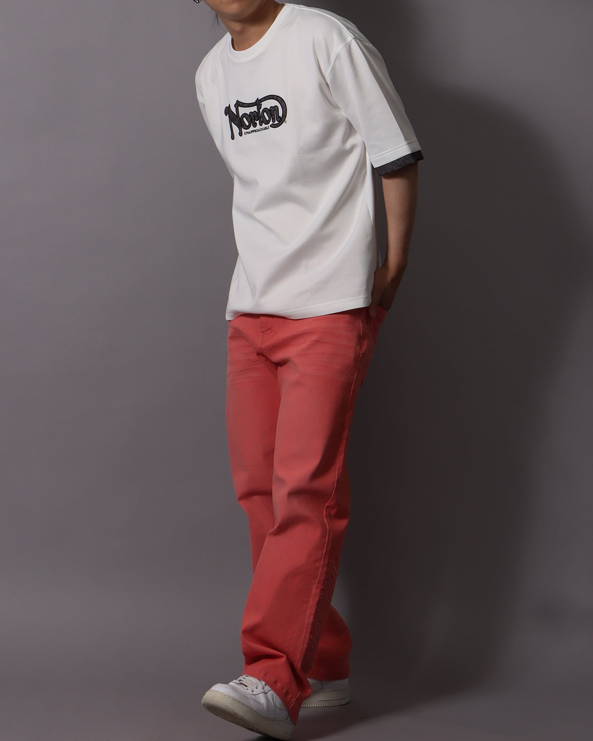 ピンク：178cm/75kg(Lサイズ着用)