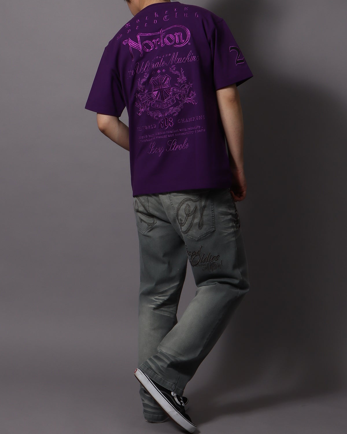 グレー：178cm/75kg(Lサイズ着用)