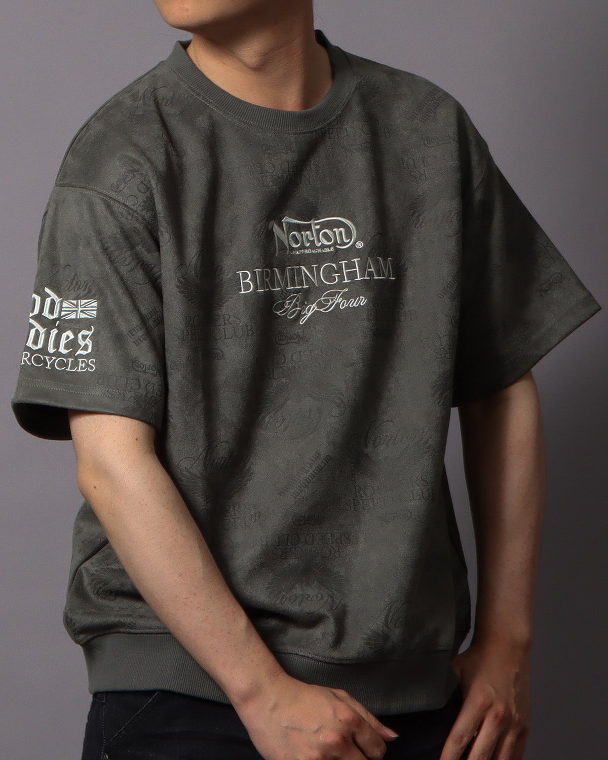 グリーングレー：178cm/75kg(Lサイズ着用)