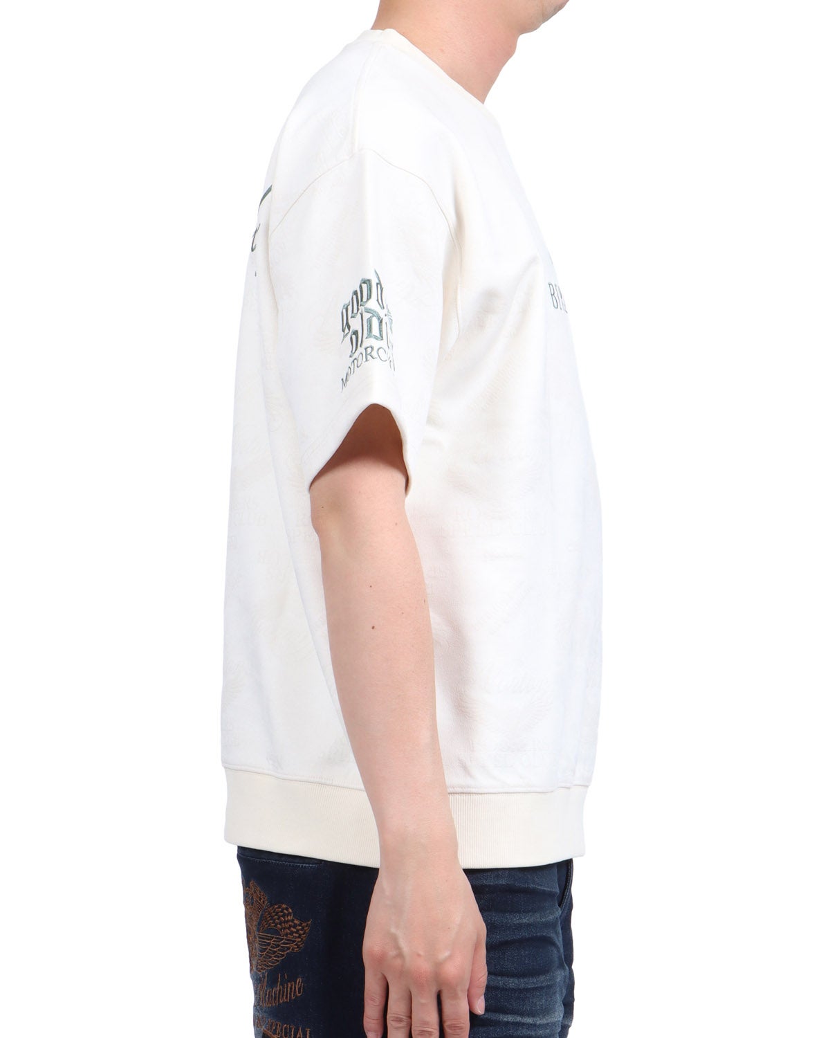 オフホワイト：174cm62kg(Lサイズ着用)