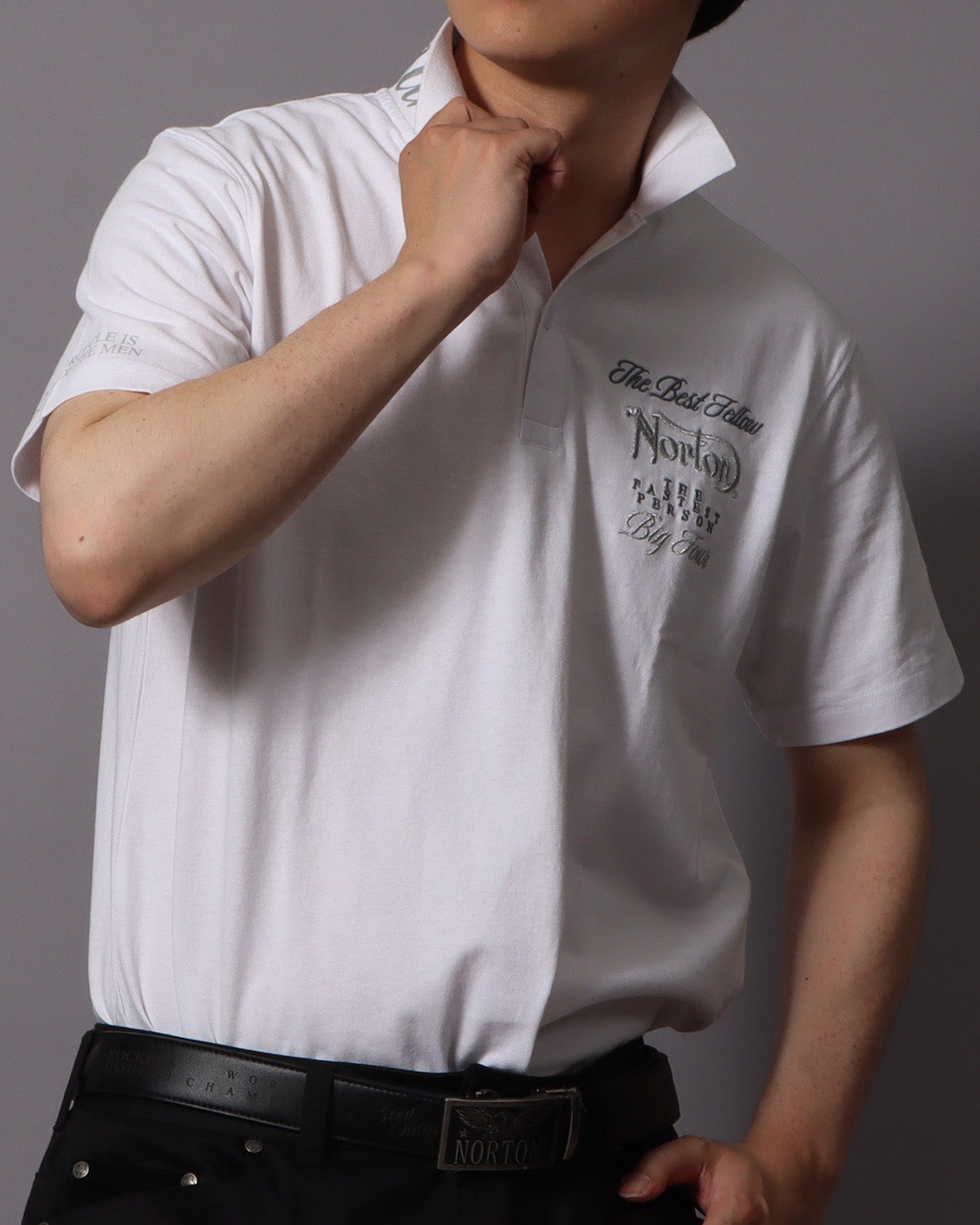 ホワイト：178cm/75kg(Lサイズ着用)