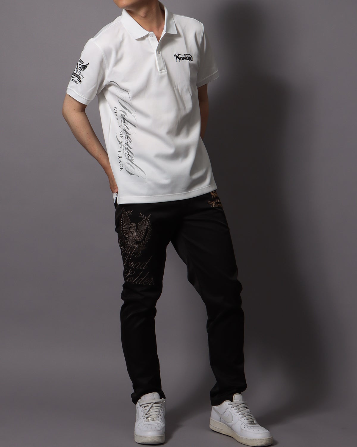 ホワイト：178cm/75kg(Lサイズ着用)