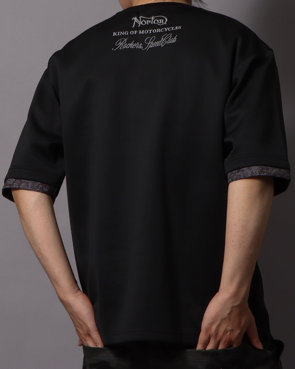 ブラック：178cm/75kg(Lサイズ着用)