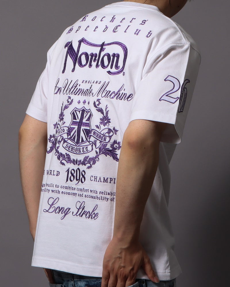 ホワイト：178cm/75kg(Lサイズ着用)