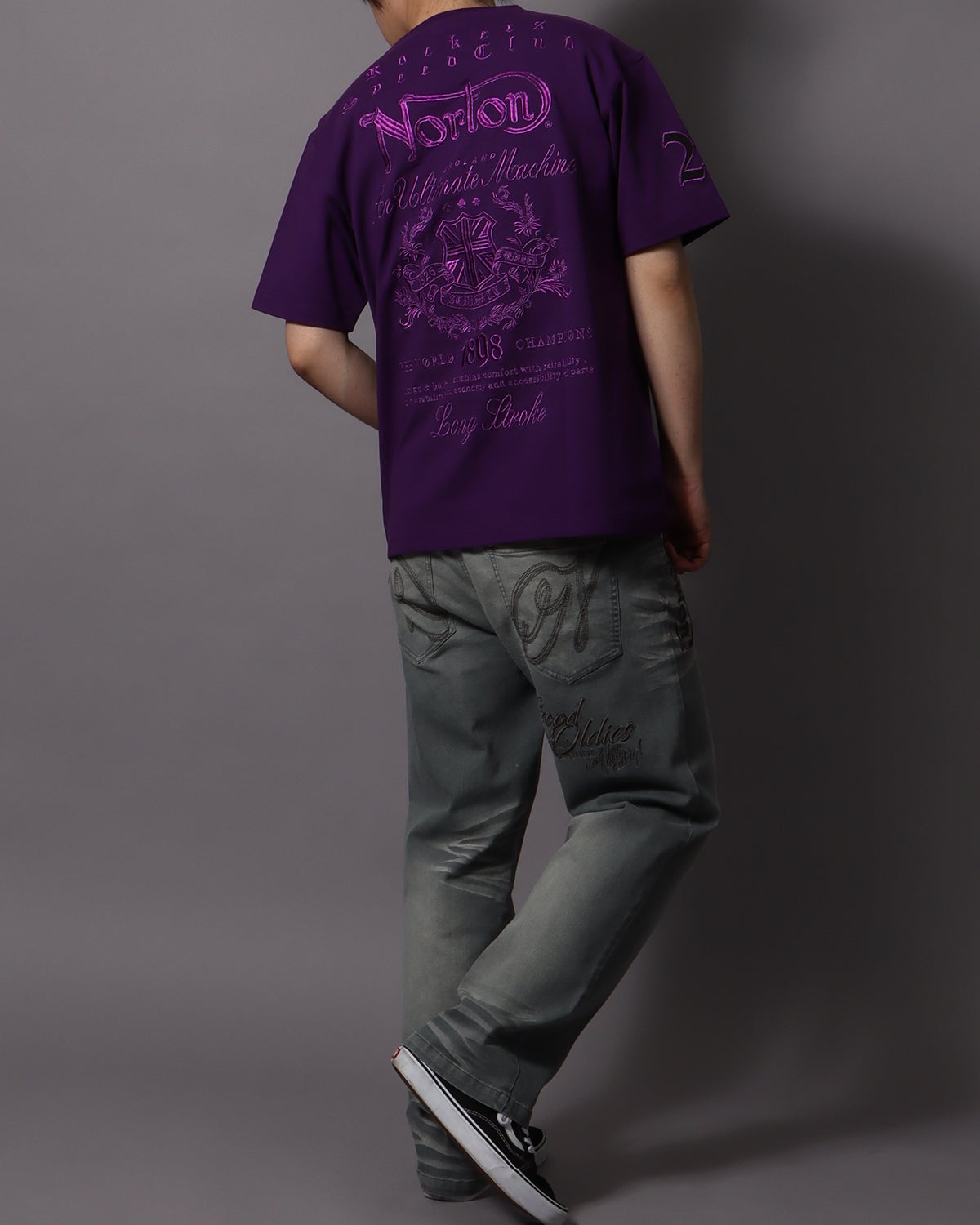 ダークパープル：178cm/75kg(Lサイズ着用)