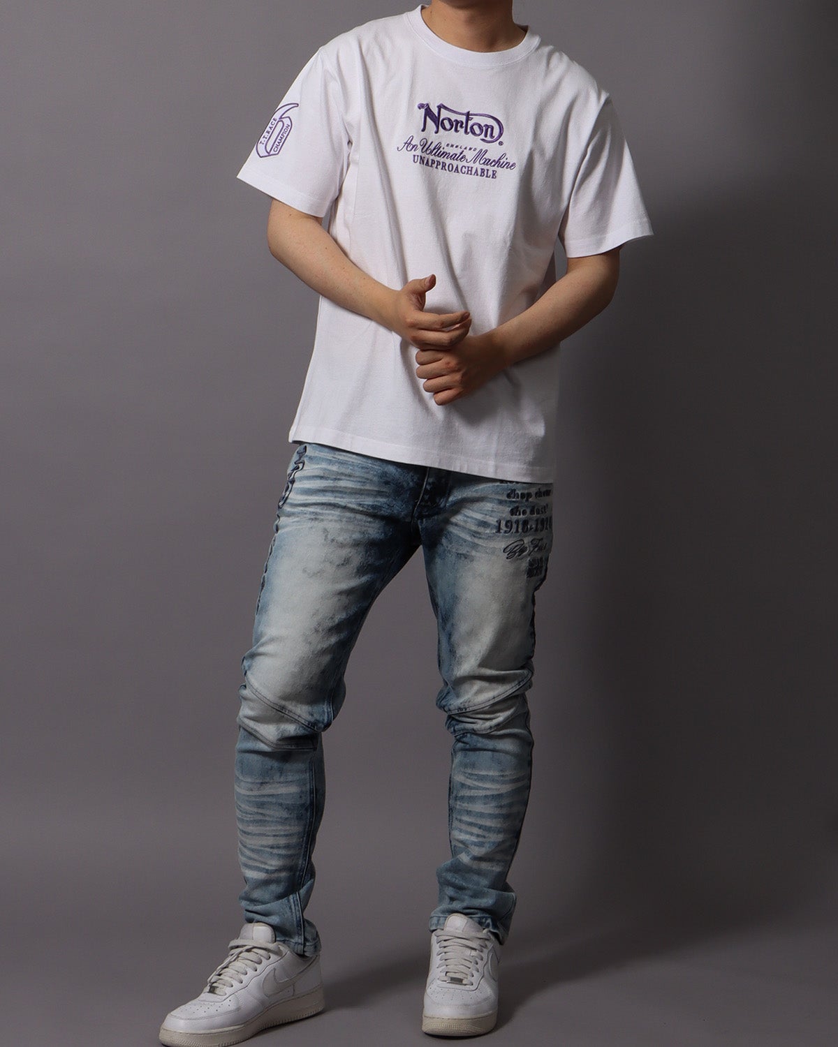 ホワイト：178cm/75kg(Lサイズ着用)