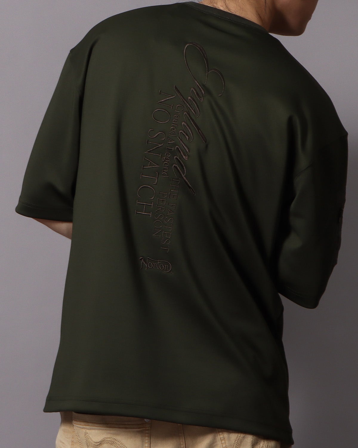 グリーングレー：178cm/75kg(Lサイズ着用)