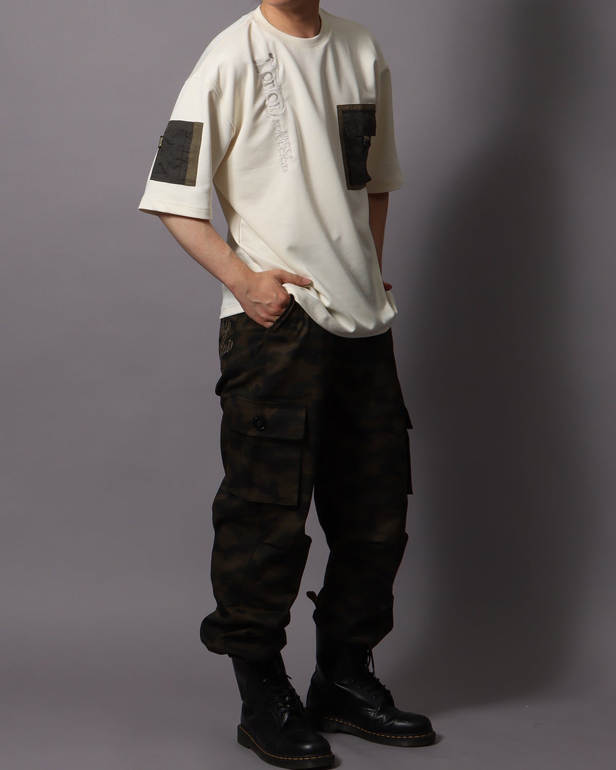 オフホワイト：178cm/75kg(Lサイズ着用)