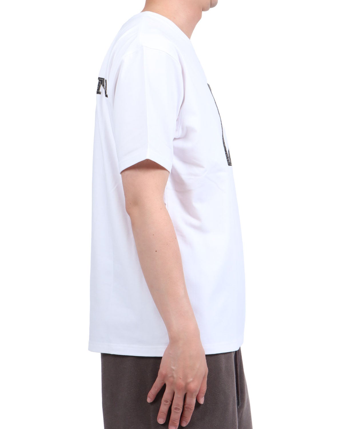 ホワイト：174cm62kg(Lサイズ着用)