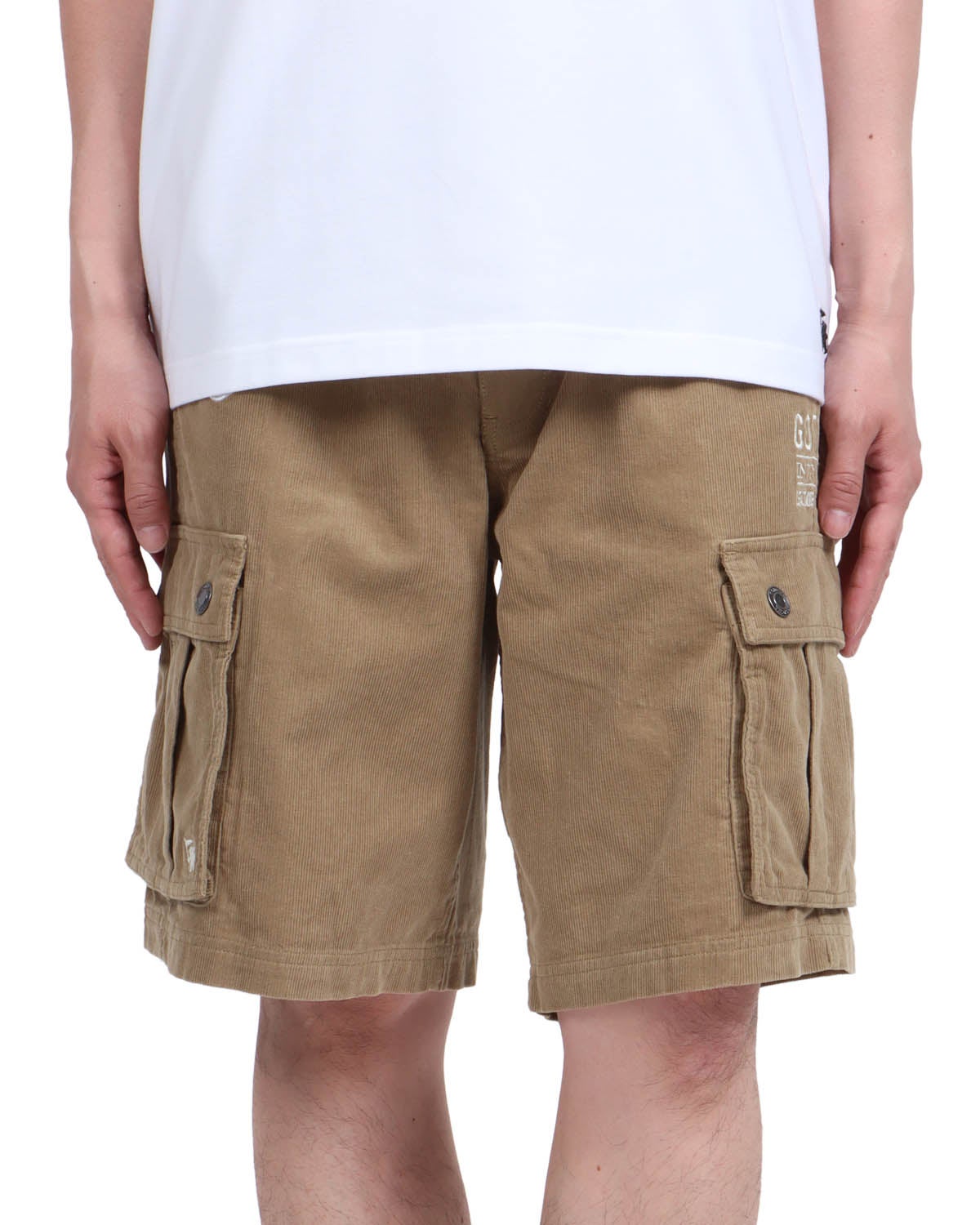 ベージュ：174cm62kg(Lサイズ着用)