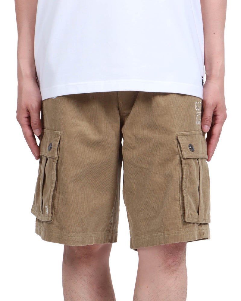 ベージュ：174cm62kg(Lサイズ着用)