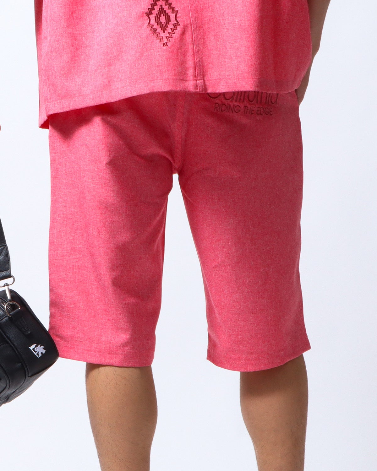 ピンク：180cm/70kg(Lサイズ着用)