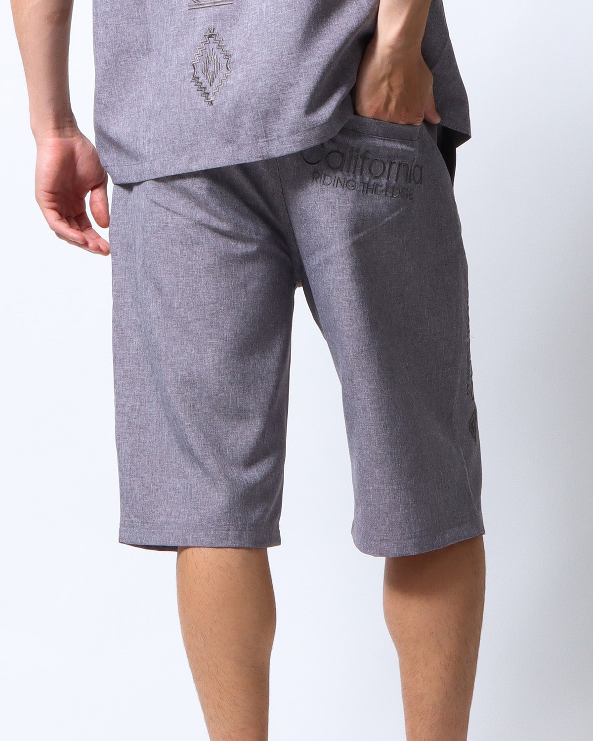 ブラック：180cm/70kg(Lサイズ着用)