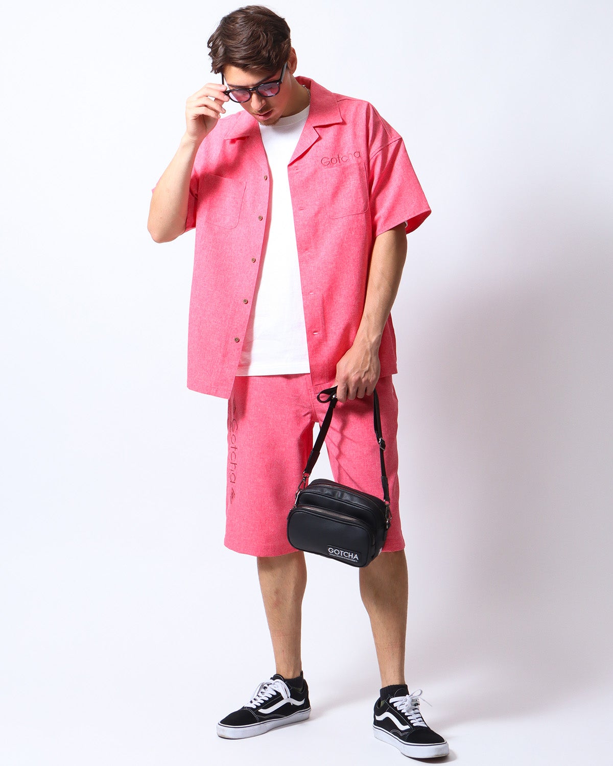 ピンク：180cm/70kg(Lサイズ着用)