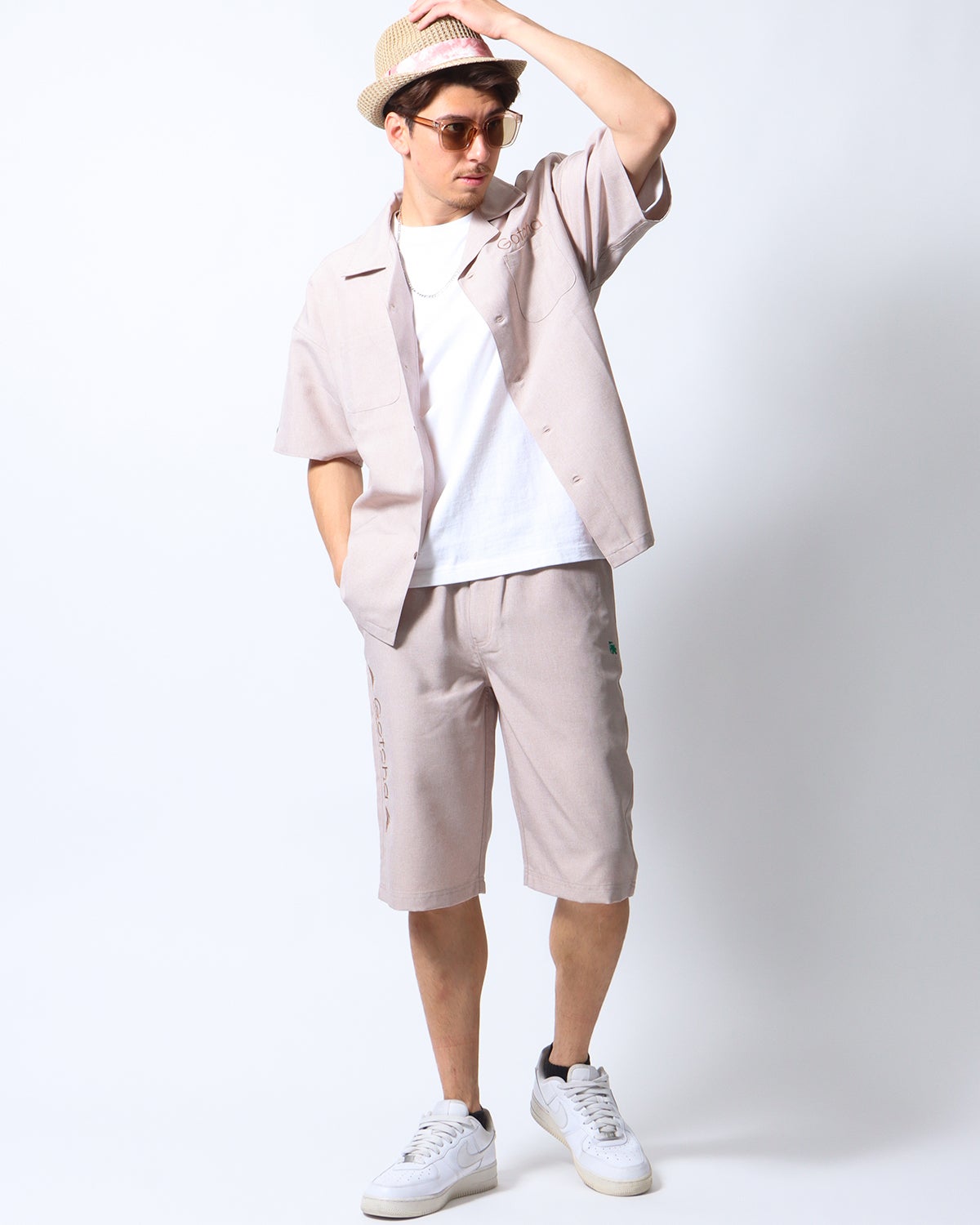 ベージュ：180cm/70kg(Lサイズ着用)