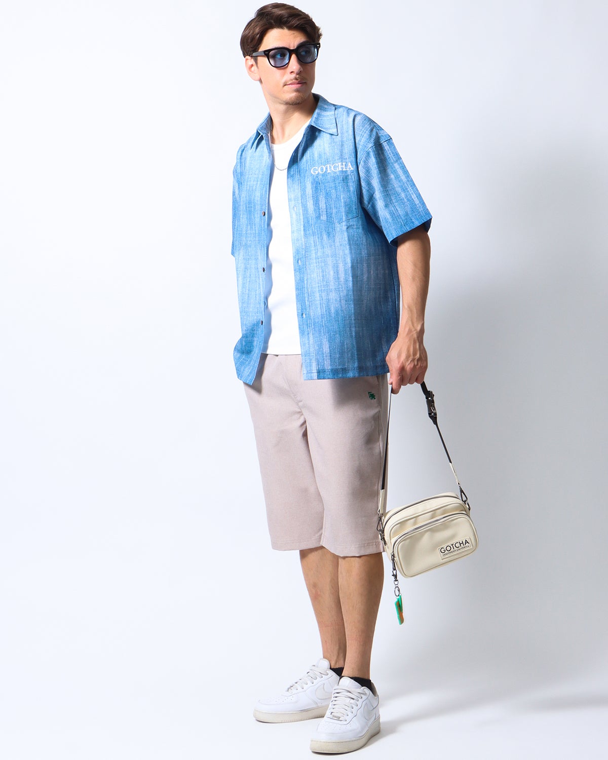 ベージュ：180cm/70kg(Lサイズ着用)