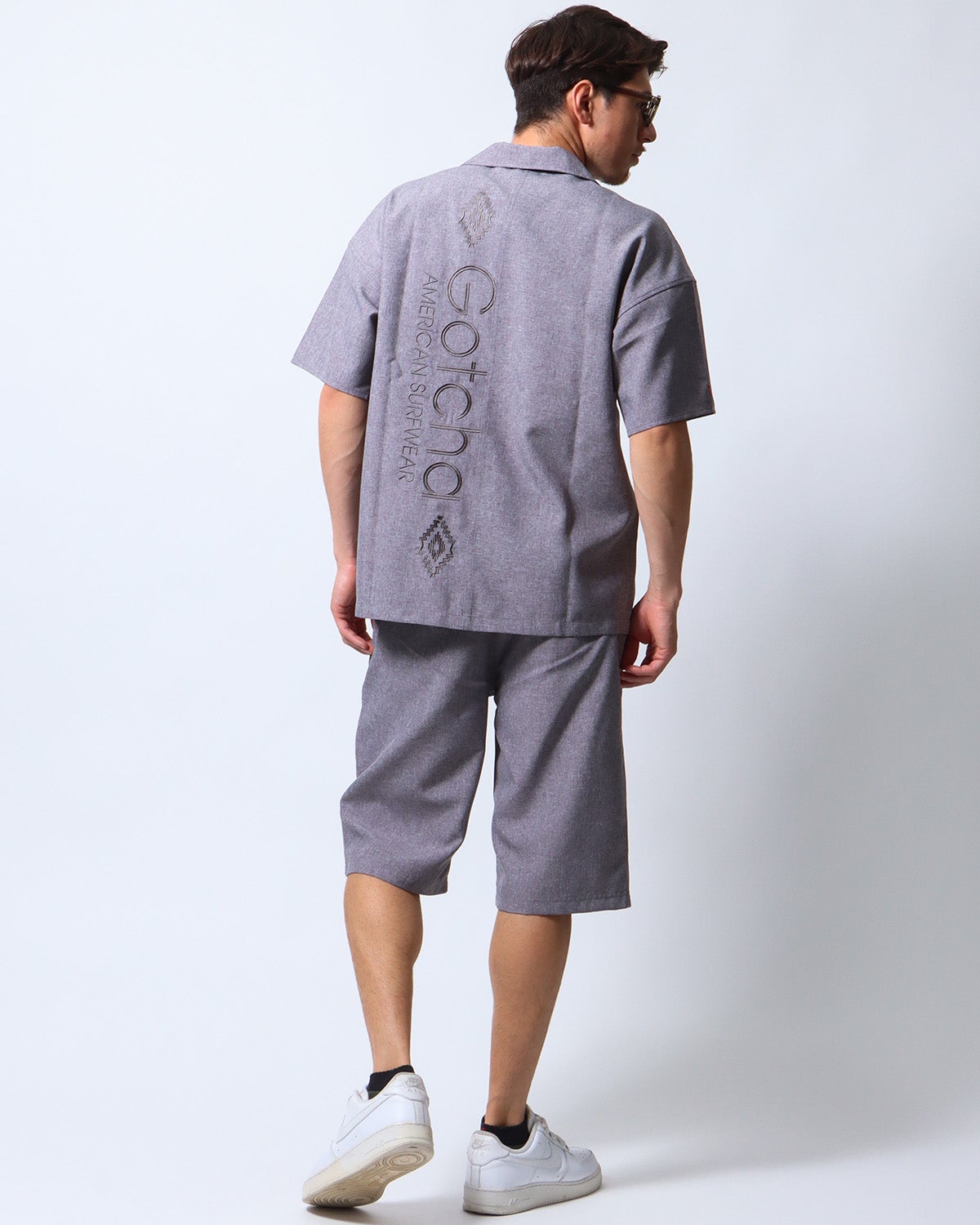 ブラック：180cm/70kg(Lサイズ着用)