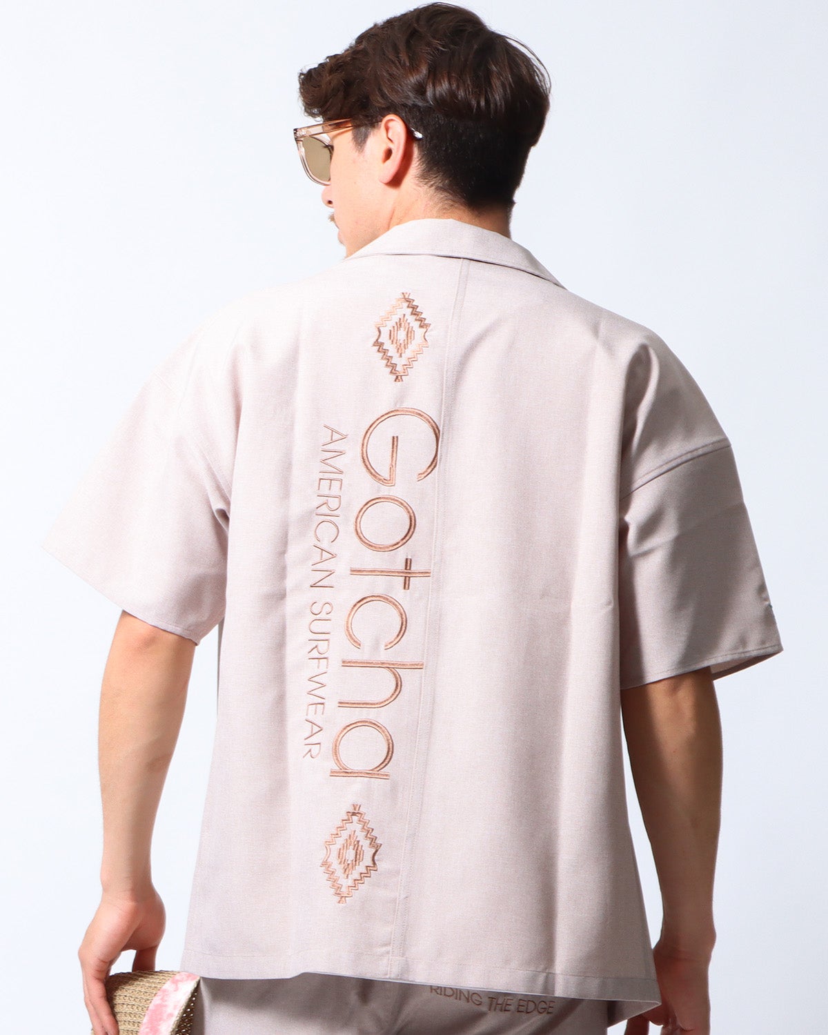 ベージュ：180cm/70kg(Lサイズ着用)