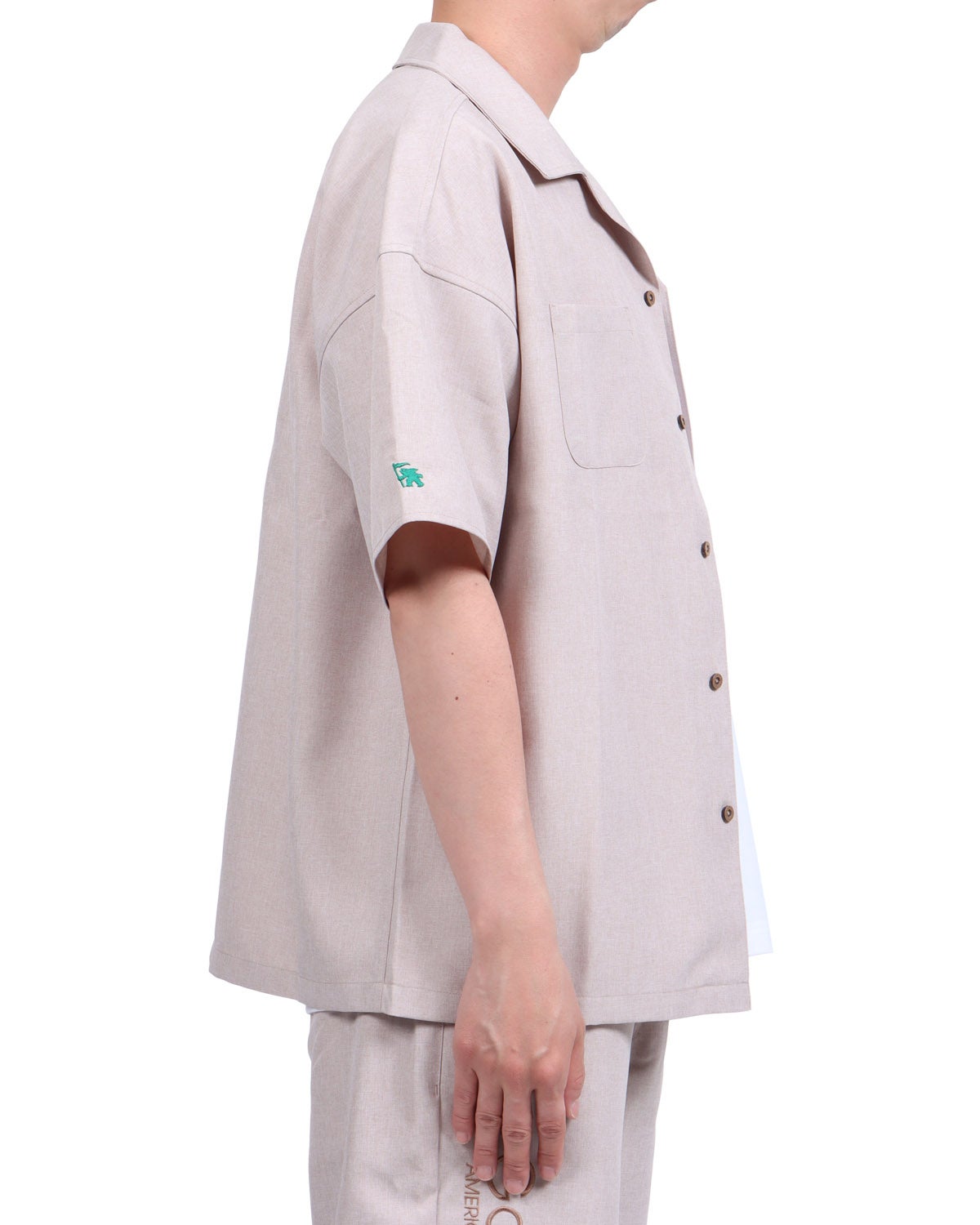 ベージュ：174cm62kg(Lサイズ着用)