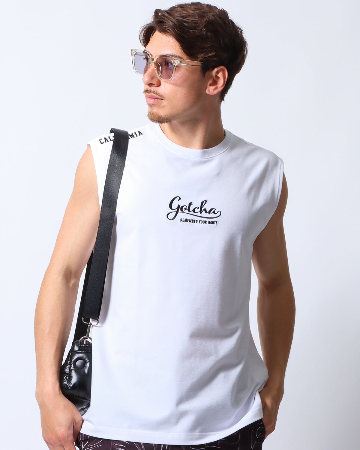 ホワイト：180cm/70kg(Lサイズ着用)