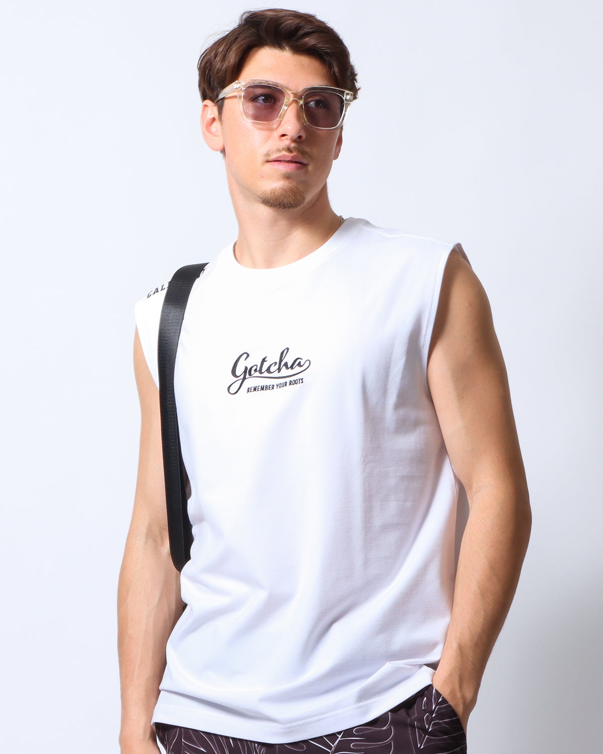 ホワイト：180cm/70kg(Lサイズ着用)