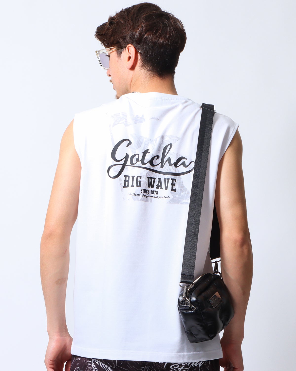 ホワイト：180cm/70kg(Lサイズ着用)