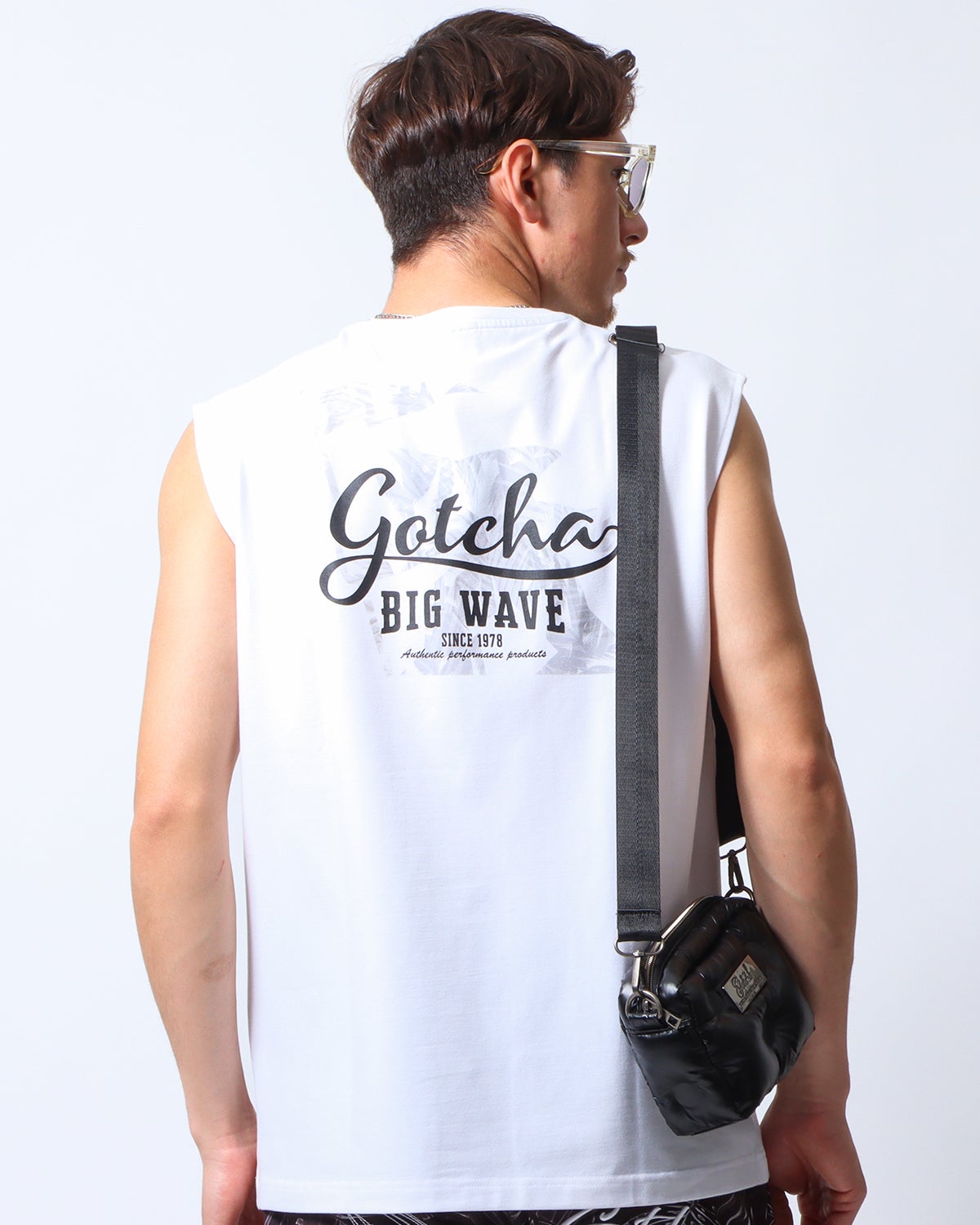 ホワイト：180cm/70kg(Lサイズ着用)