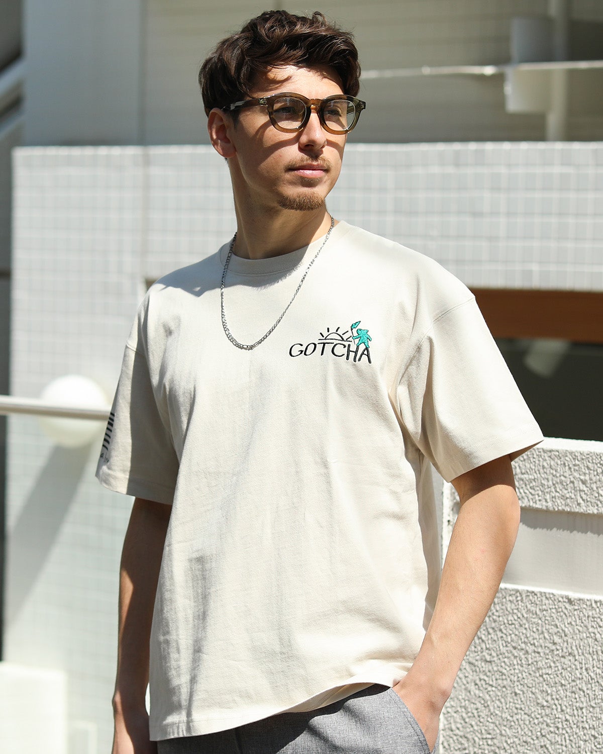 サンドベージュ：180cm/70kg(Lサイズ着用)