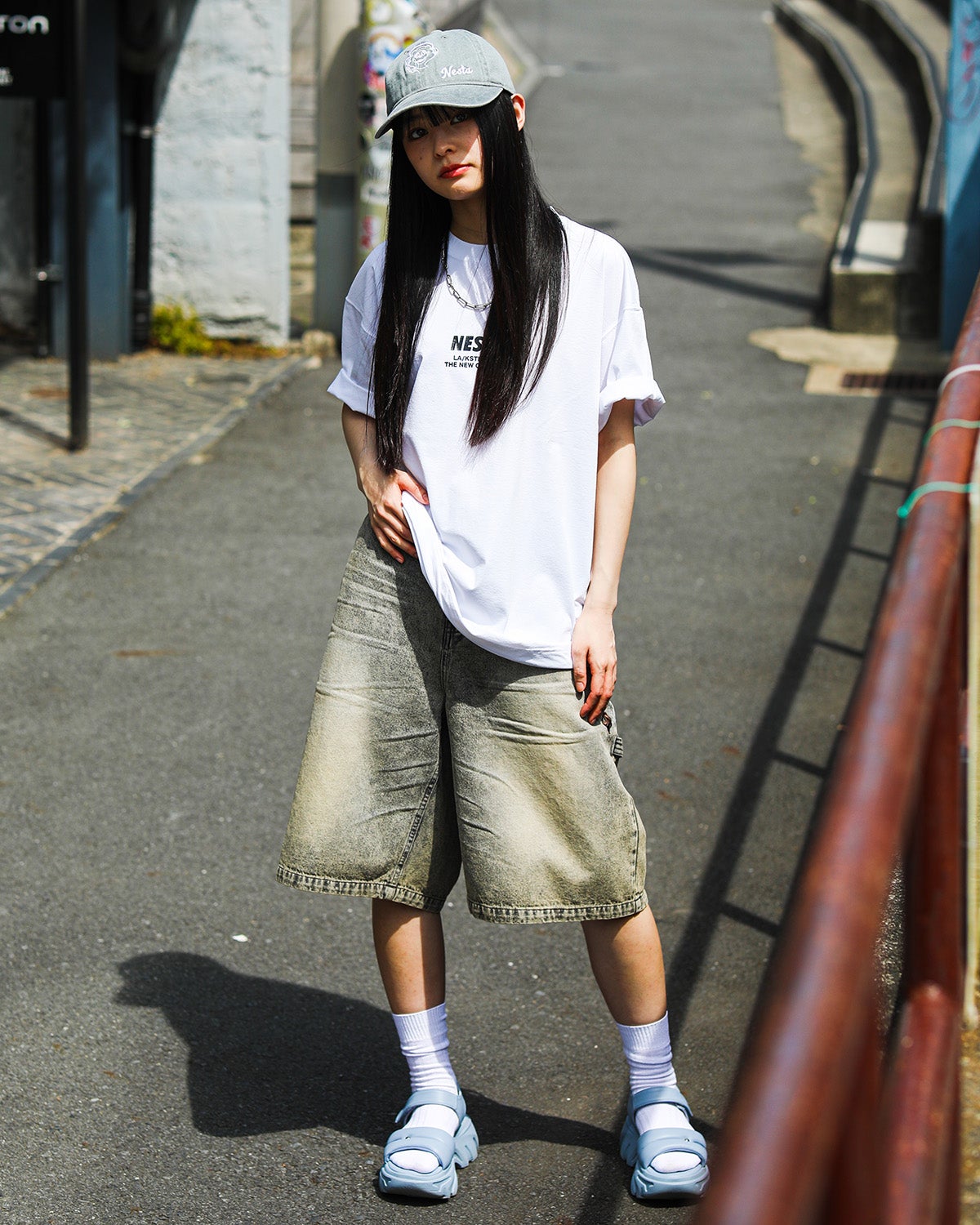 ホワイト：160cm(Mサイズ着用)