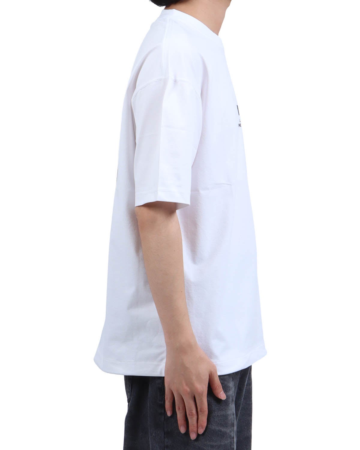 ホワイト：173cm63kg(Lサイズ着用)