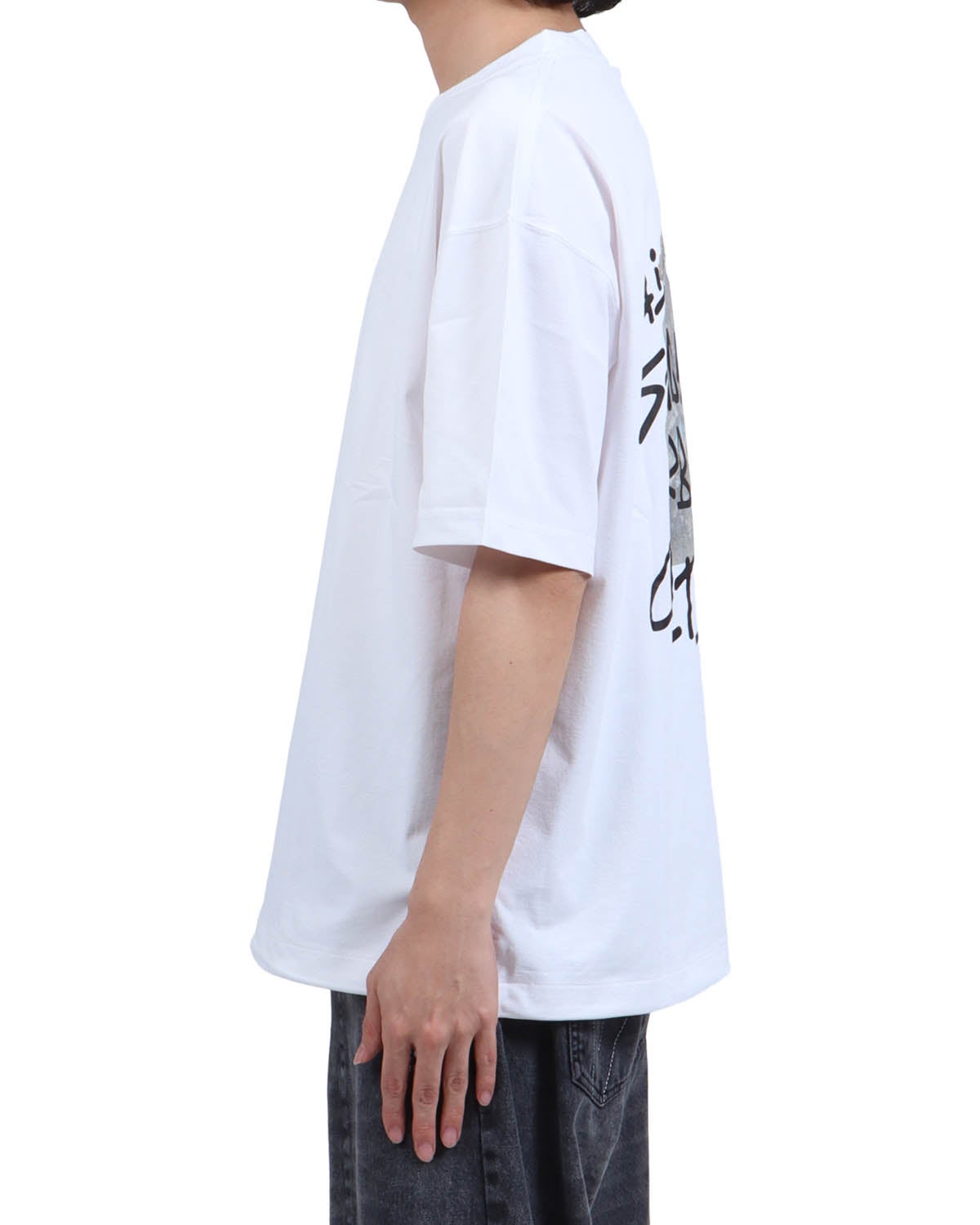 ホワイト：173cm63kg(Lサイズ着用)
