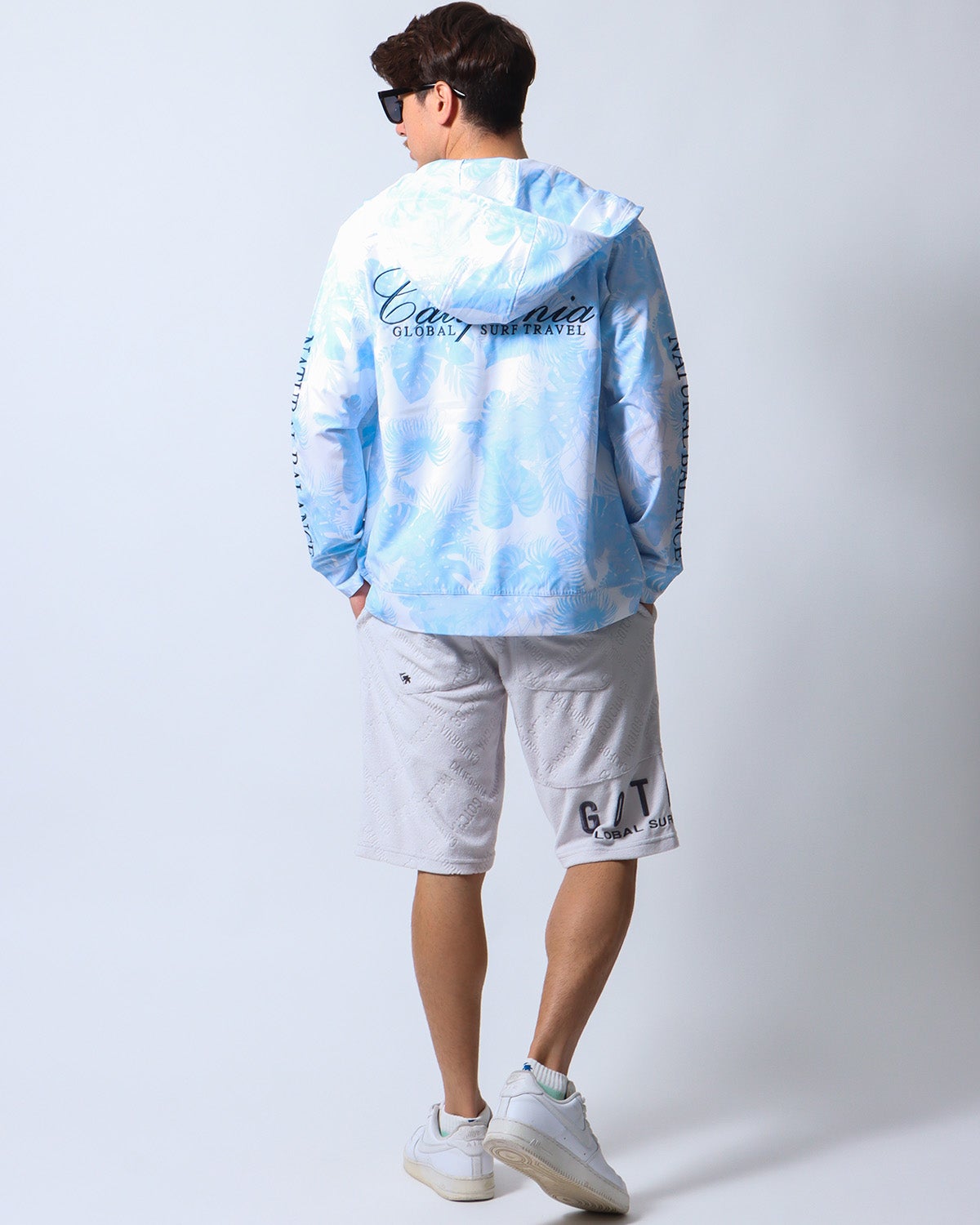 ホワイト：180cm/70kg(Lサイズ着用)