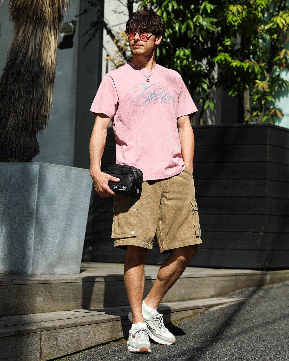 ピンク：180cm70kg/(Lサイズ着用)