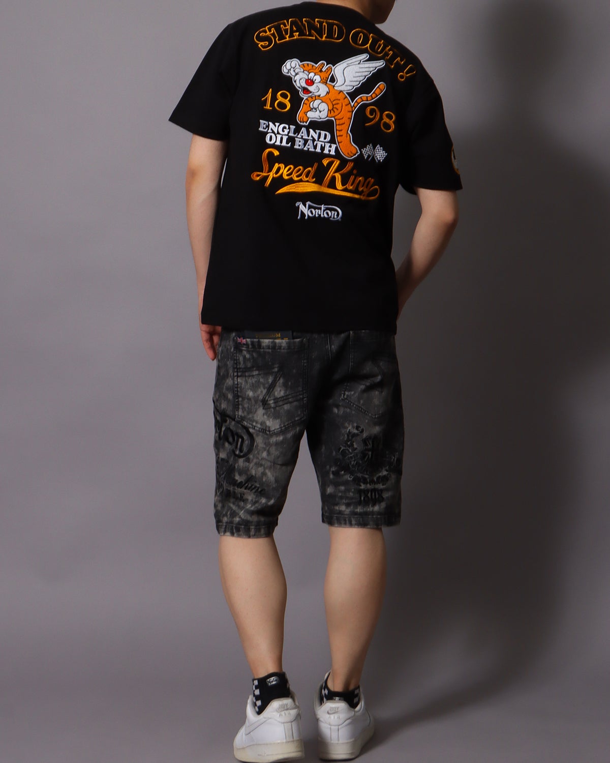 ブラック：178cm/75kg(Lサイズ着用)