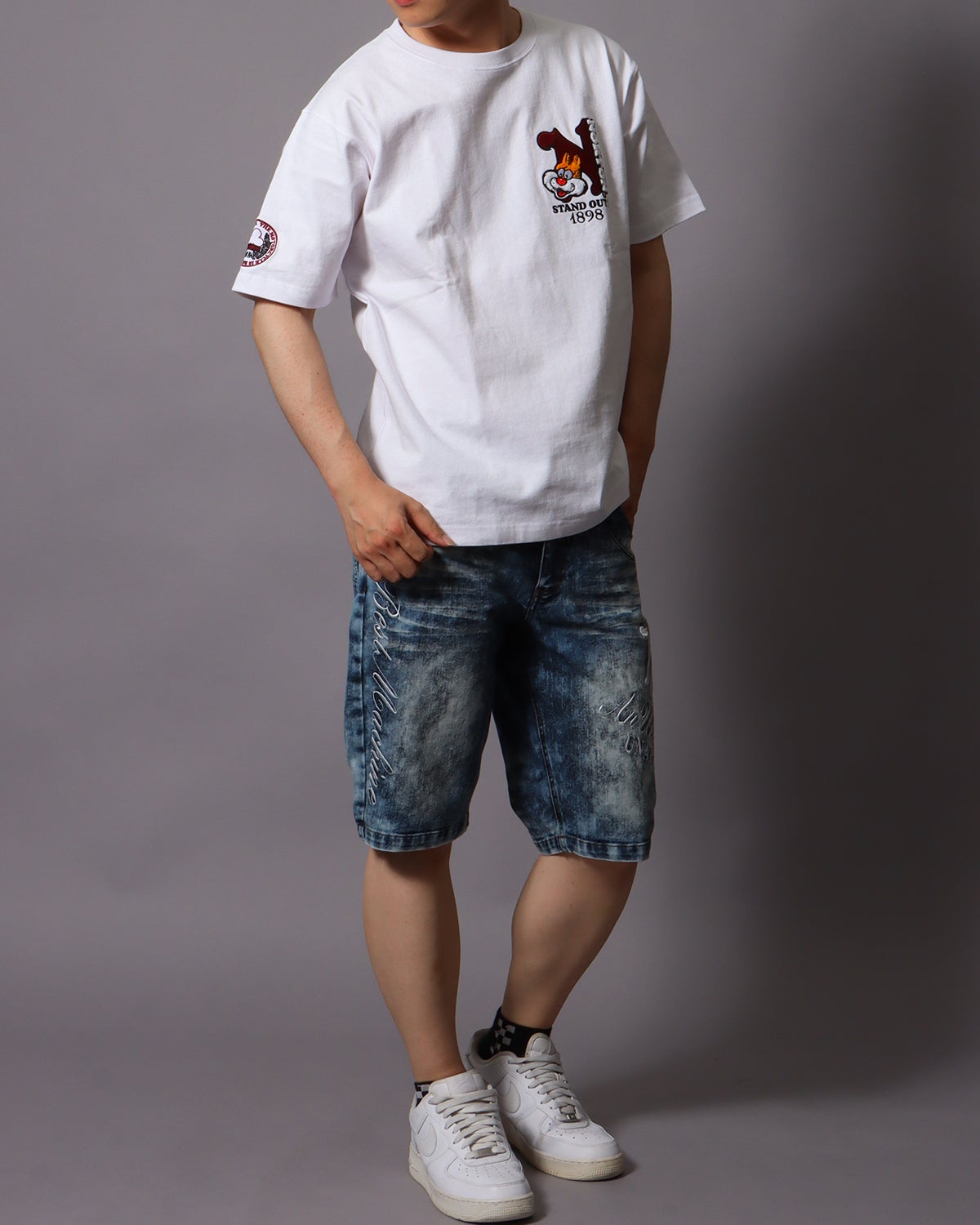 ホワイト：178cm/75kg(Lサイズ着用)